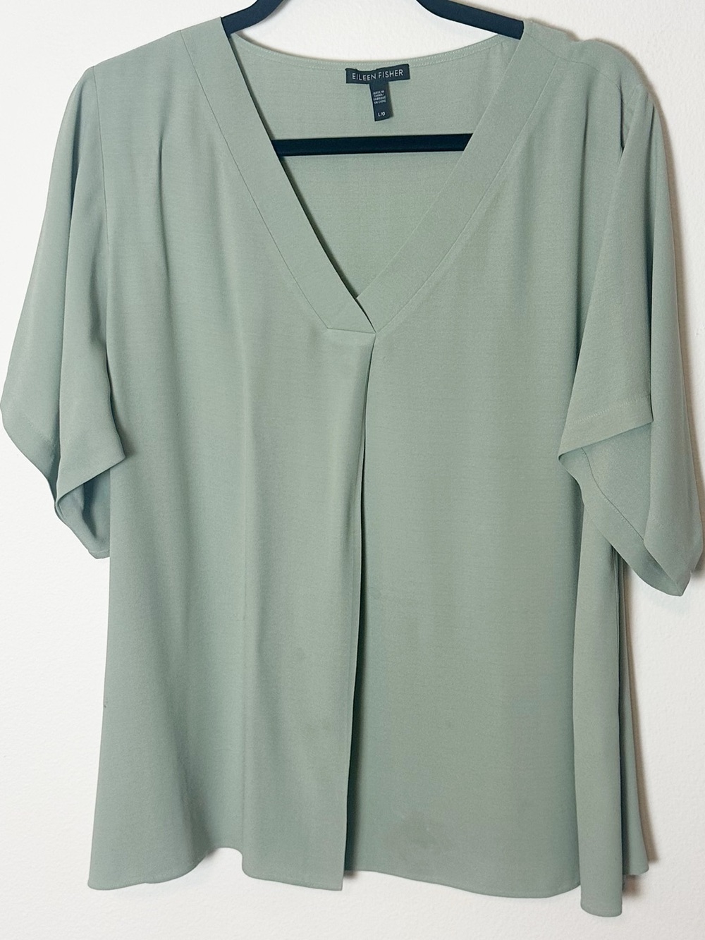 Eileen Fisher 100% Silk Georgette V Top Sage Green Large